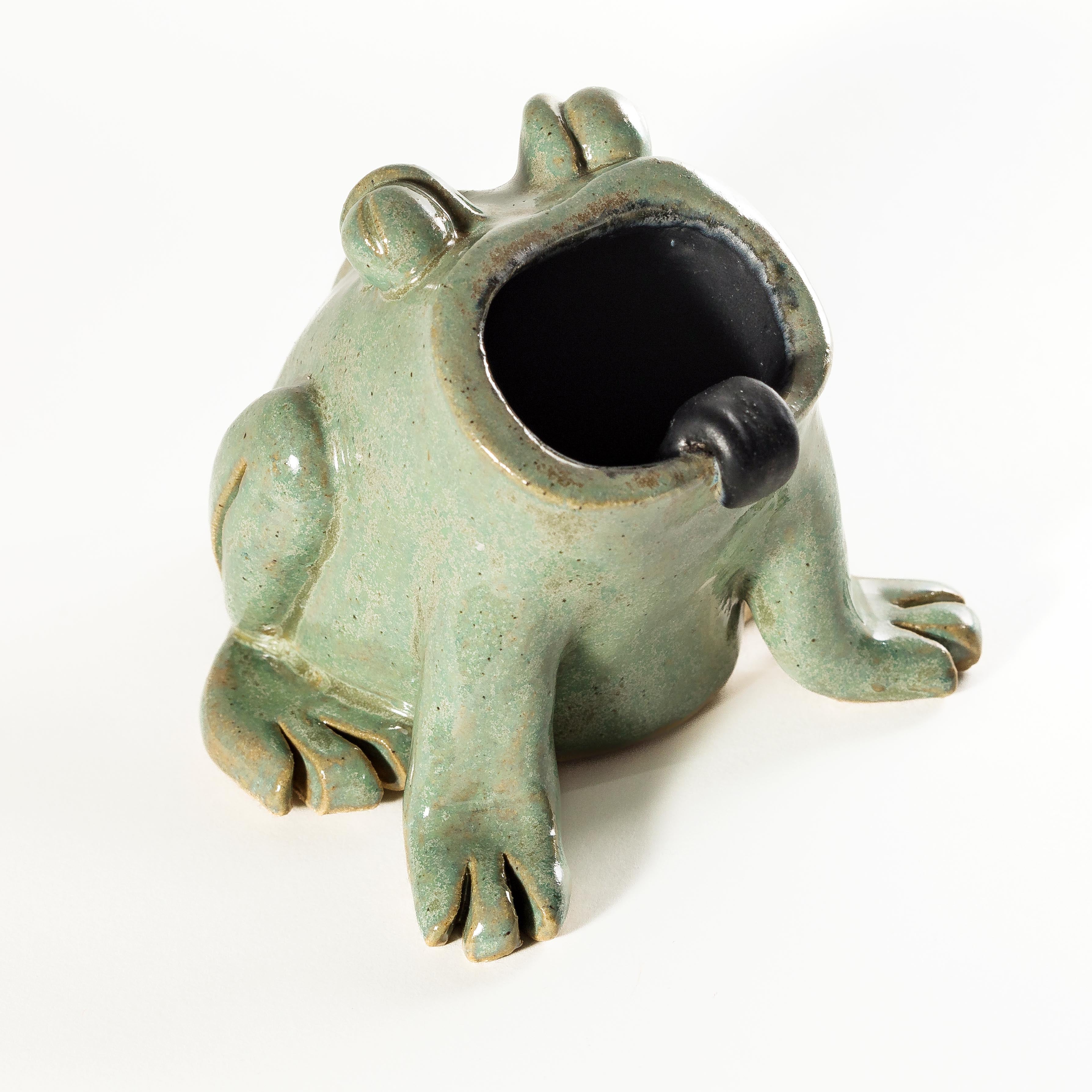 Grenouille porte-crayon